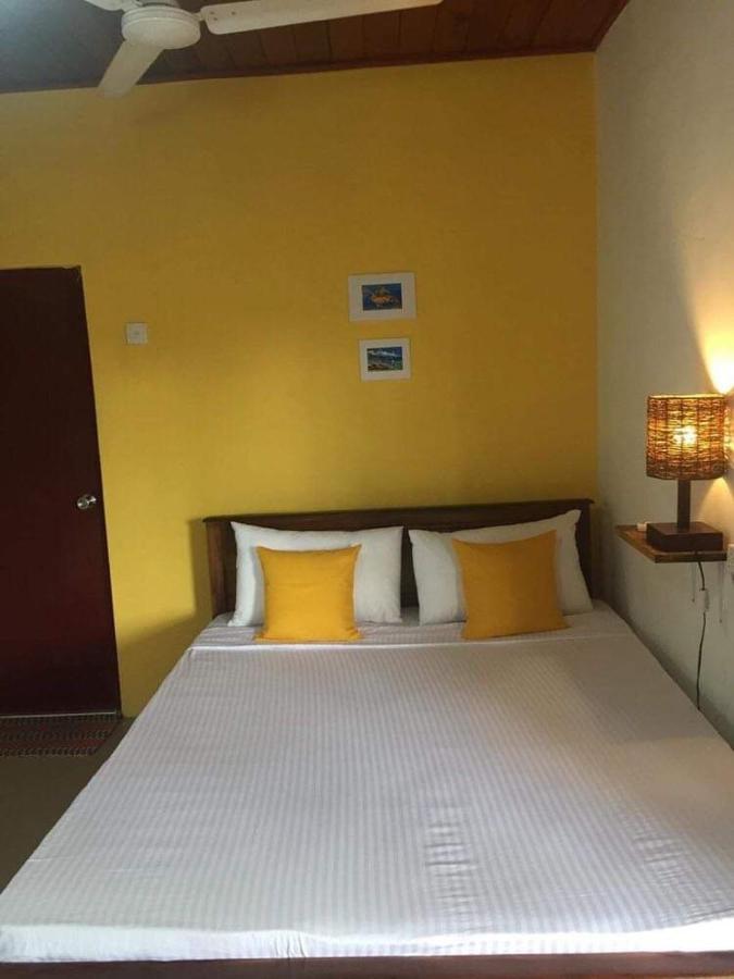 Happyshack Hostel Мирисса Экстерьер фото
