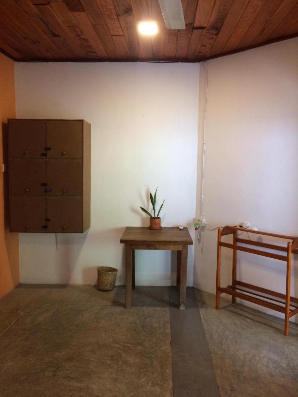 Happyshack Hostel Мирисса Экстерьер фото